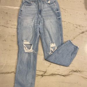 Hollister Ultra High-Rise Mom Jean W25 L25